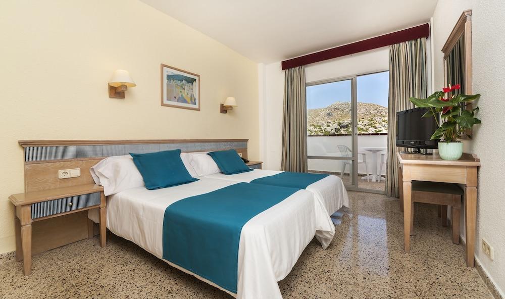 ホテル Globales Simar Cala de Sant Vicenc エクステリア 写真