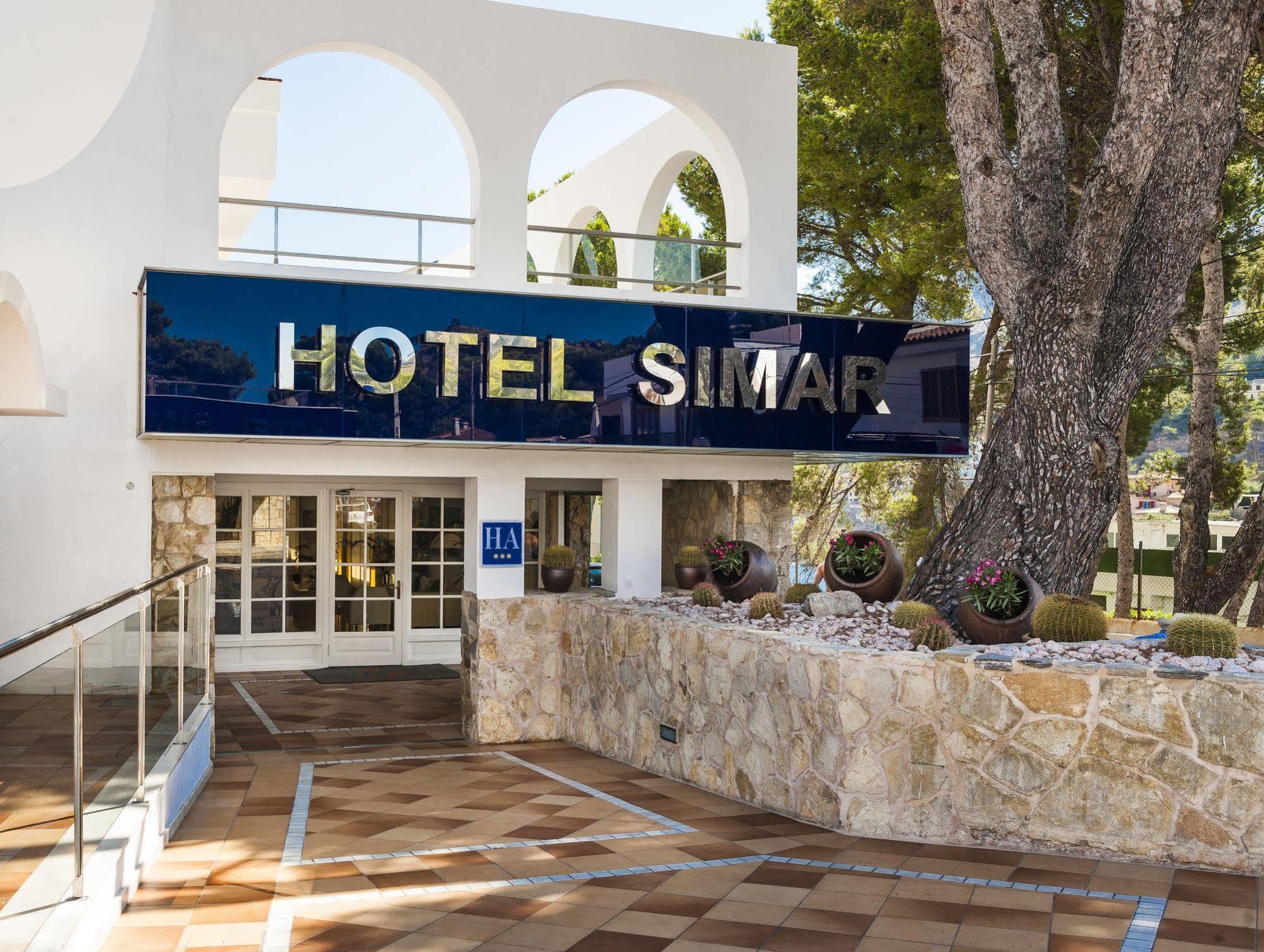 ホテル Globales Simar Cala de Sant Vicenc エクステリア 写真