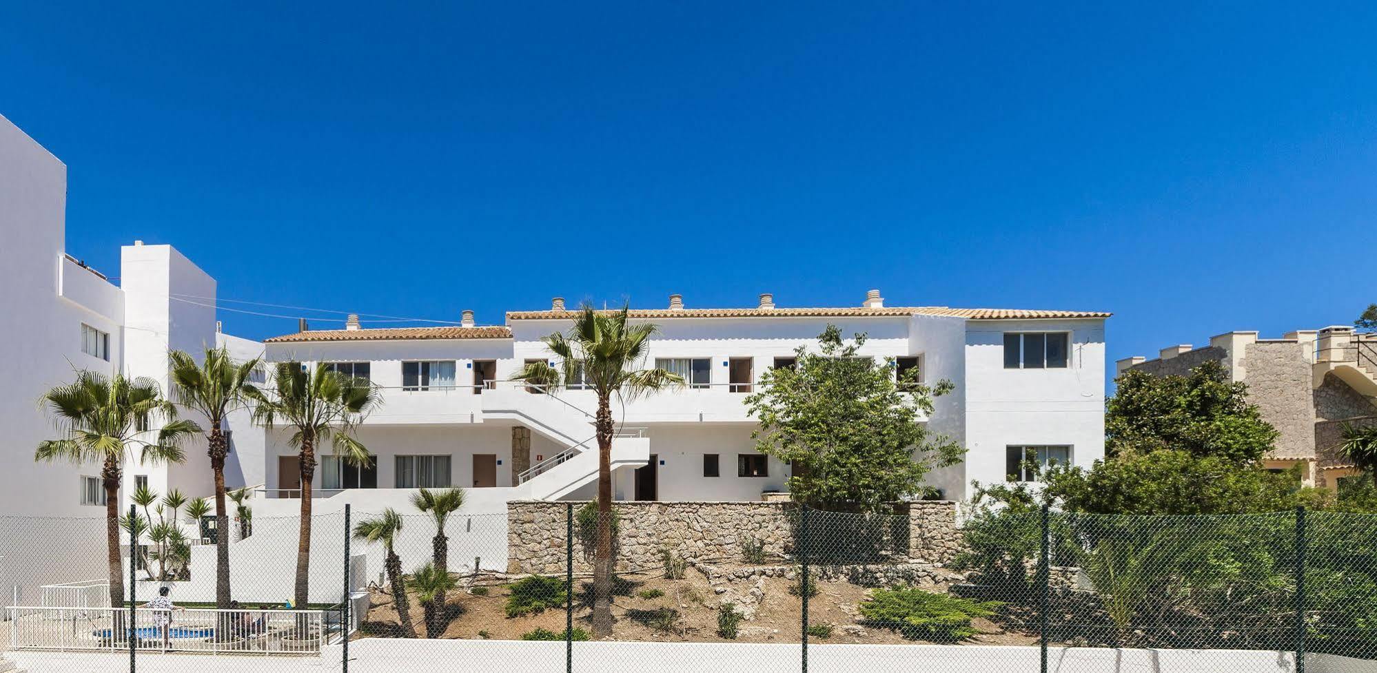 ホテル Globales Simar Cala de Sant Vicenc エクステリア 写真