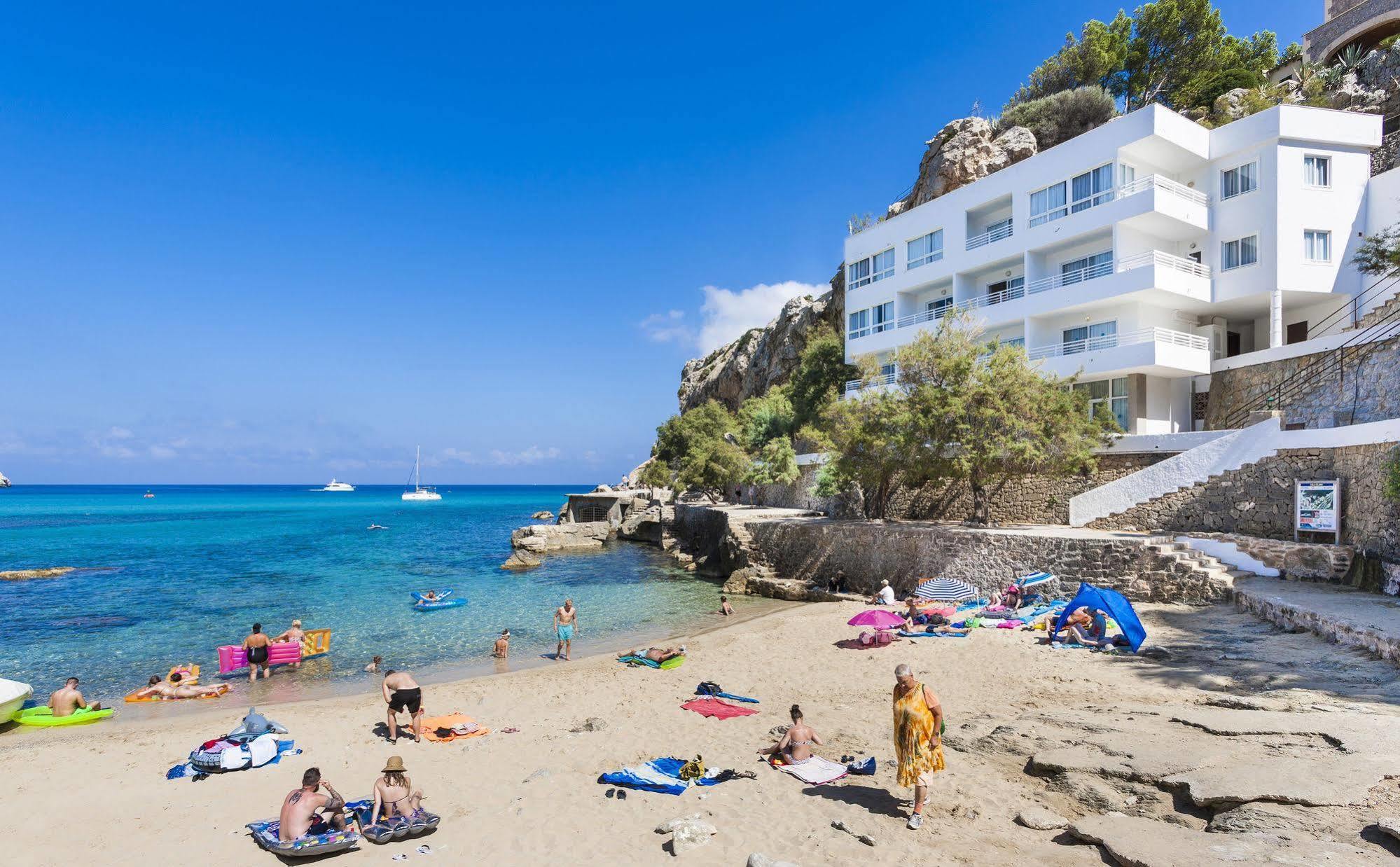 ホテル Globales Simar Cala de Sant Vicenc エクステリア 写真