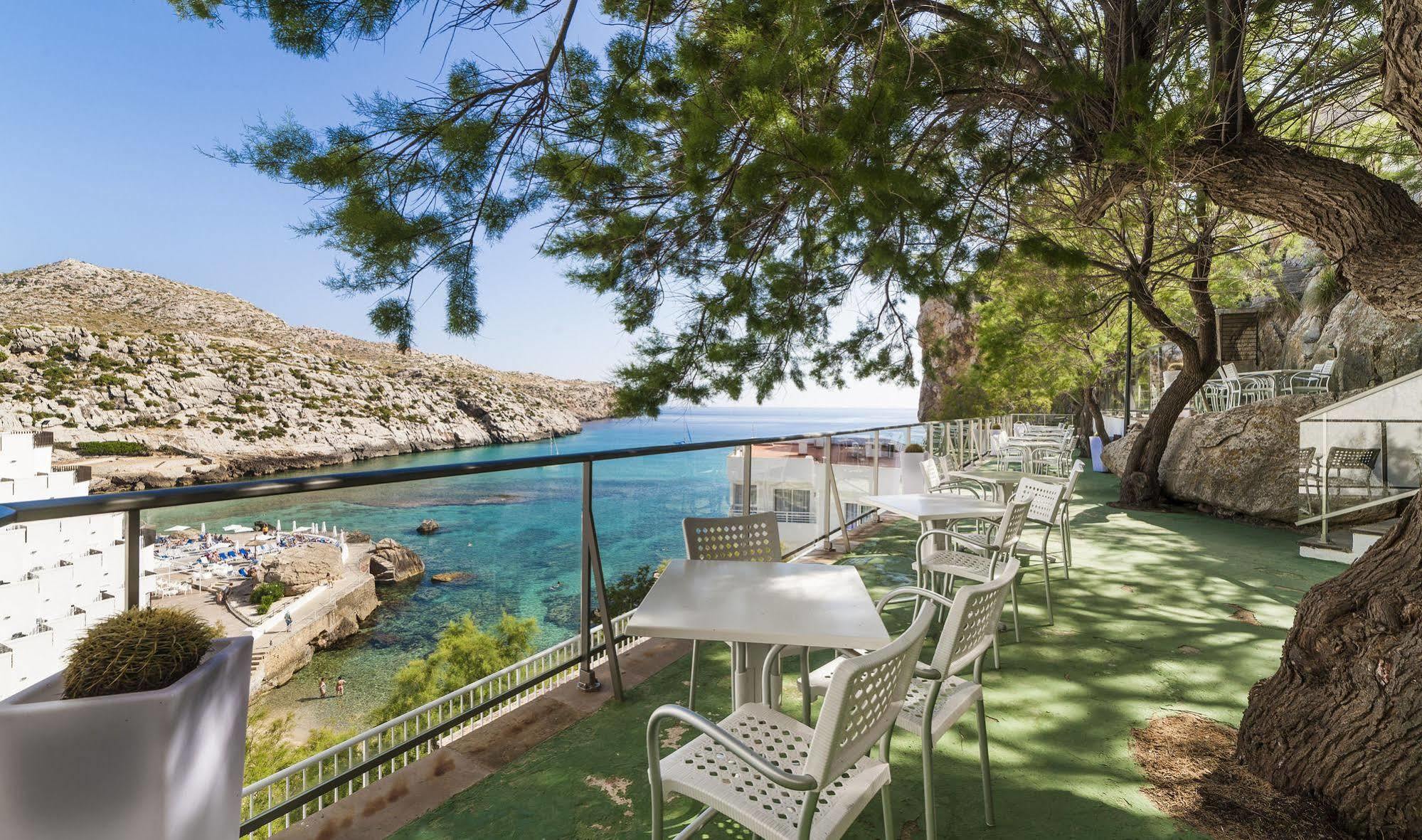 ホテル Globales Simar Cala de Sant Vicenc エクステリア 写真