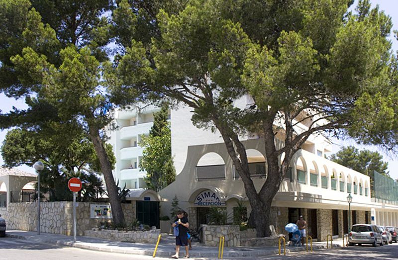 ホテル Globales Simar Cala de Sant Vicenc エクステリア 写真