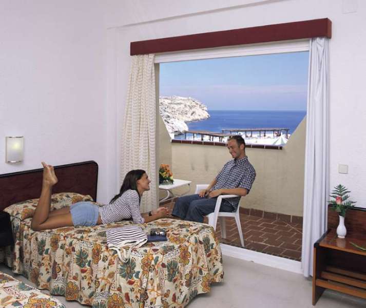 ホテル Globales Simar Cala de Sant Vicenc エクステリア 写真