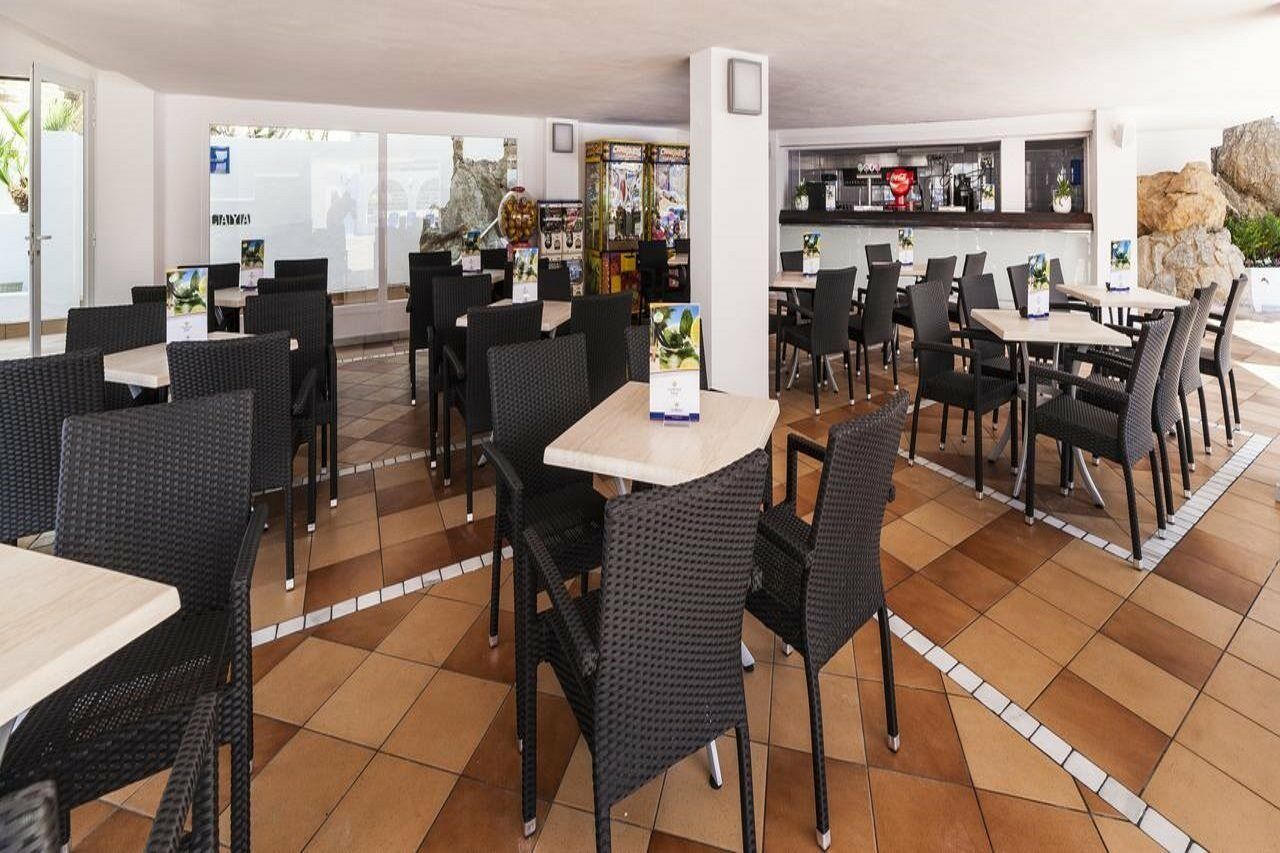 ホテル Globales Simar Cala de Sant Vicenc エクステリア 写真